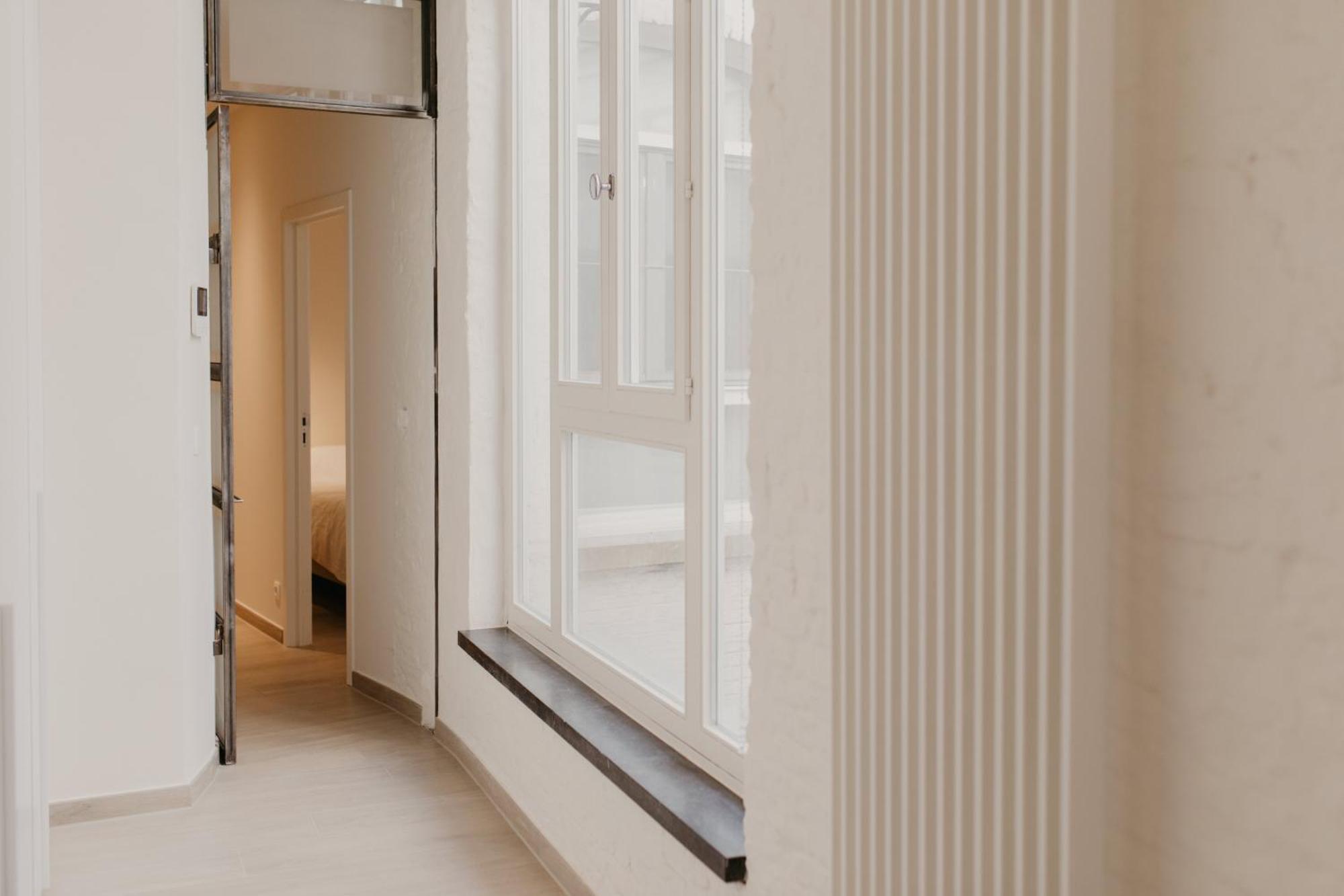 Blue Bird Residence Antwerpen Bagian luar foto