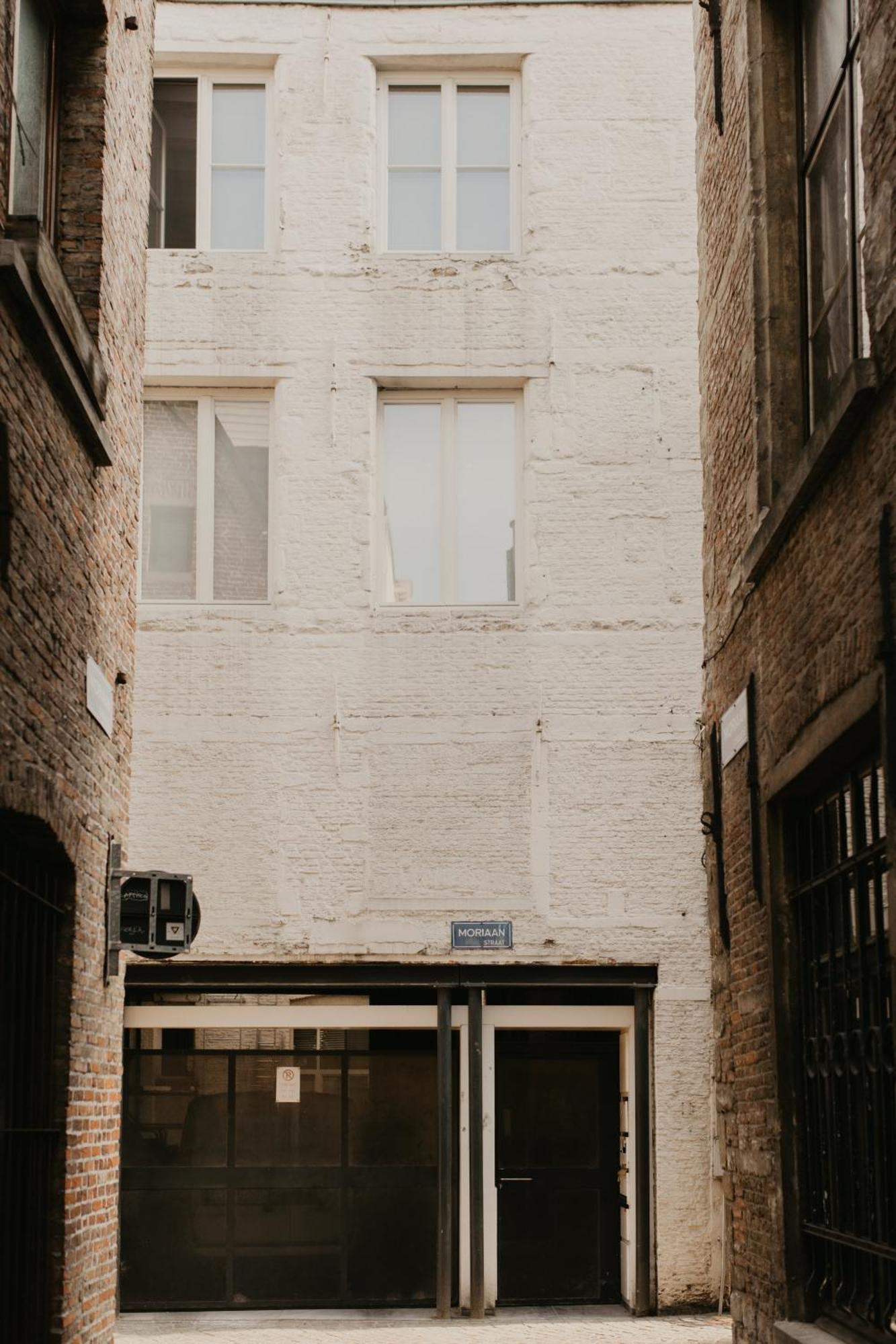 Blue Bird Residence Antwerpen Bagian luar foto