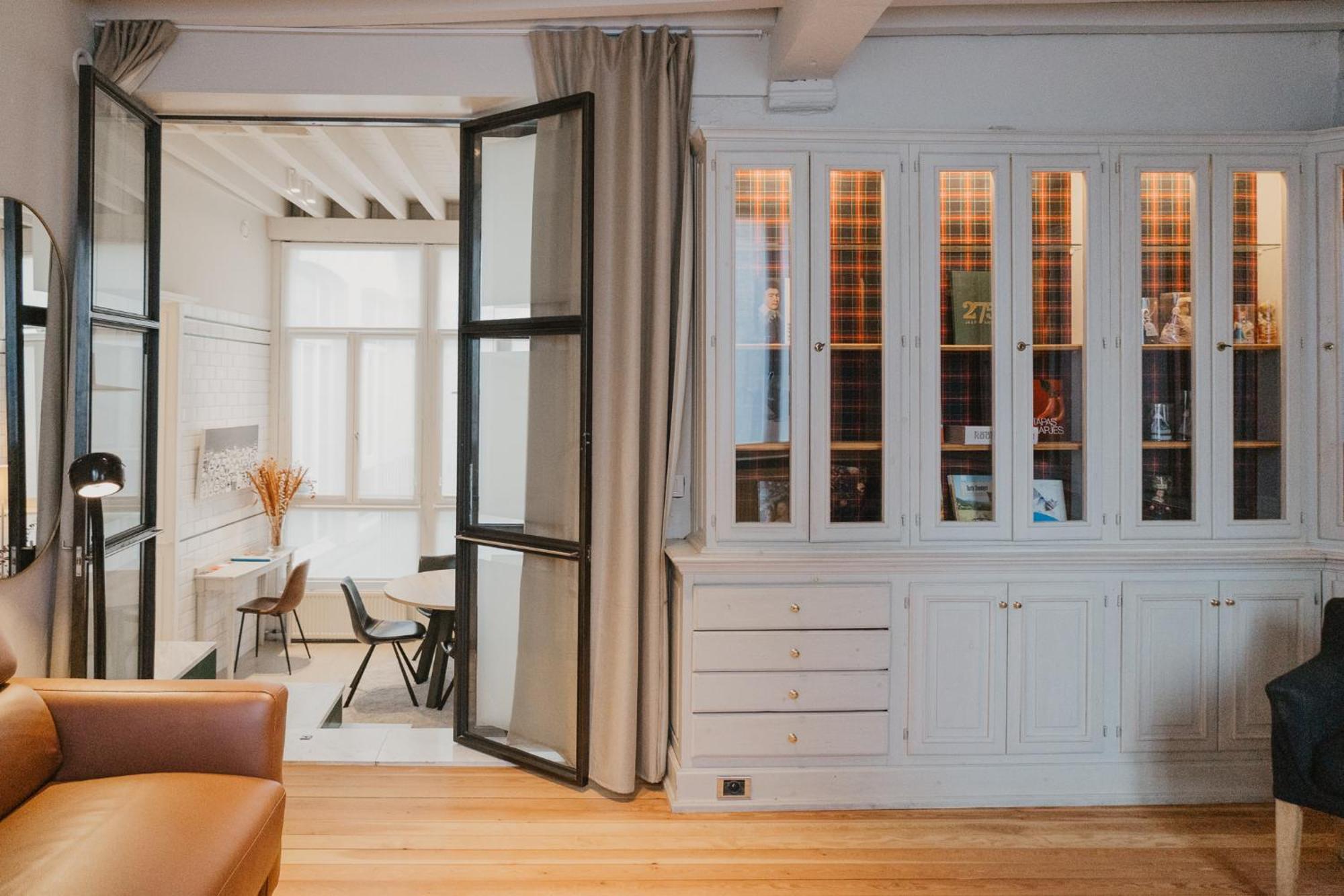 Blue Bird Residence Antwerpen Bagian luar foto